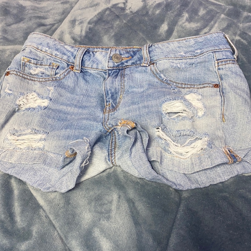 These are a really cute pare of ripped Jean shorts from American eagle.